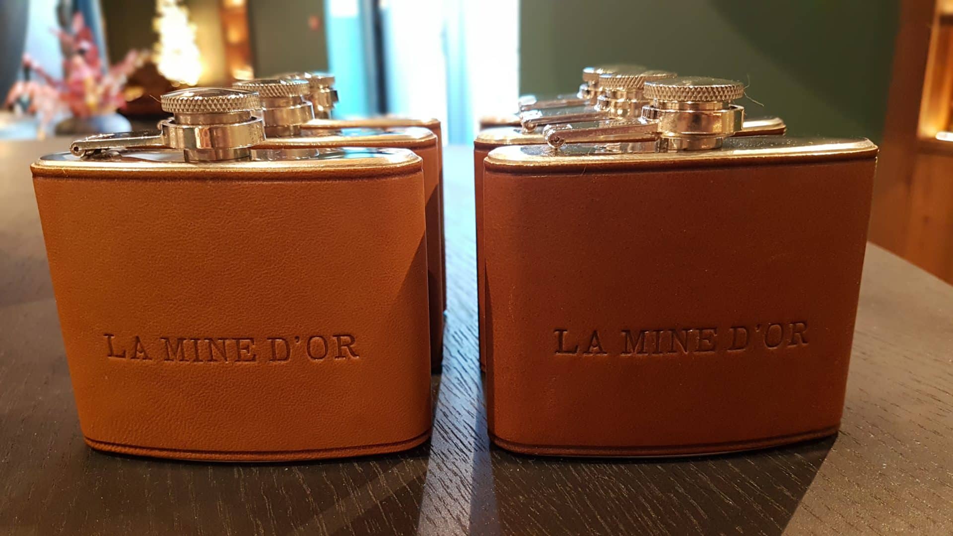 OUTDOOR SAXX - Flasque En Acier Inoxydable Doré Miroir 175 Ml | Boîte Cadeau Incluse | Idéal Voyage, Festival, Cadeau